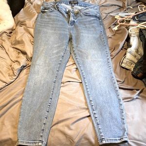 Judy Blue Jeans not distressed